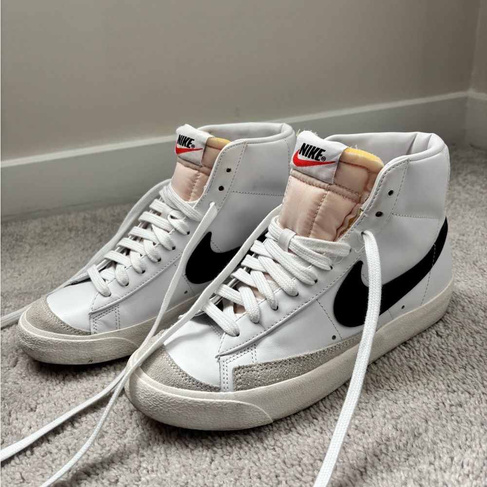 Nike Blazer Mid ’77 Vintage High-Top Sneakers White Black Women’s 7.5 👟